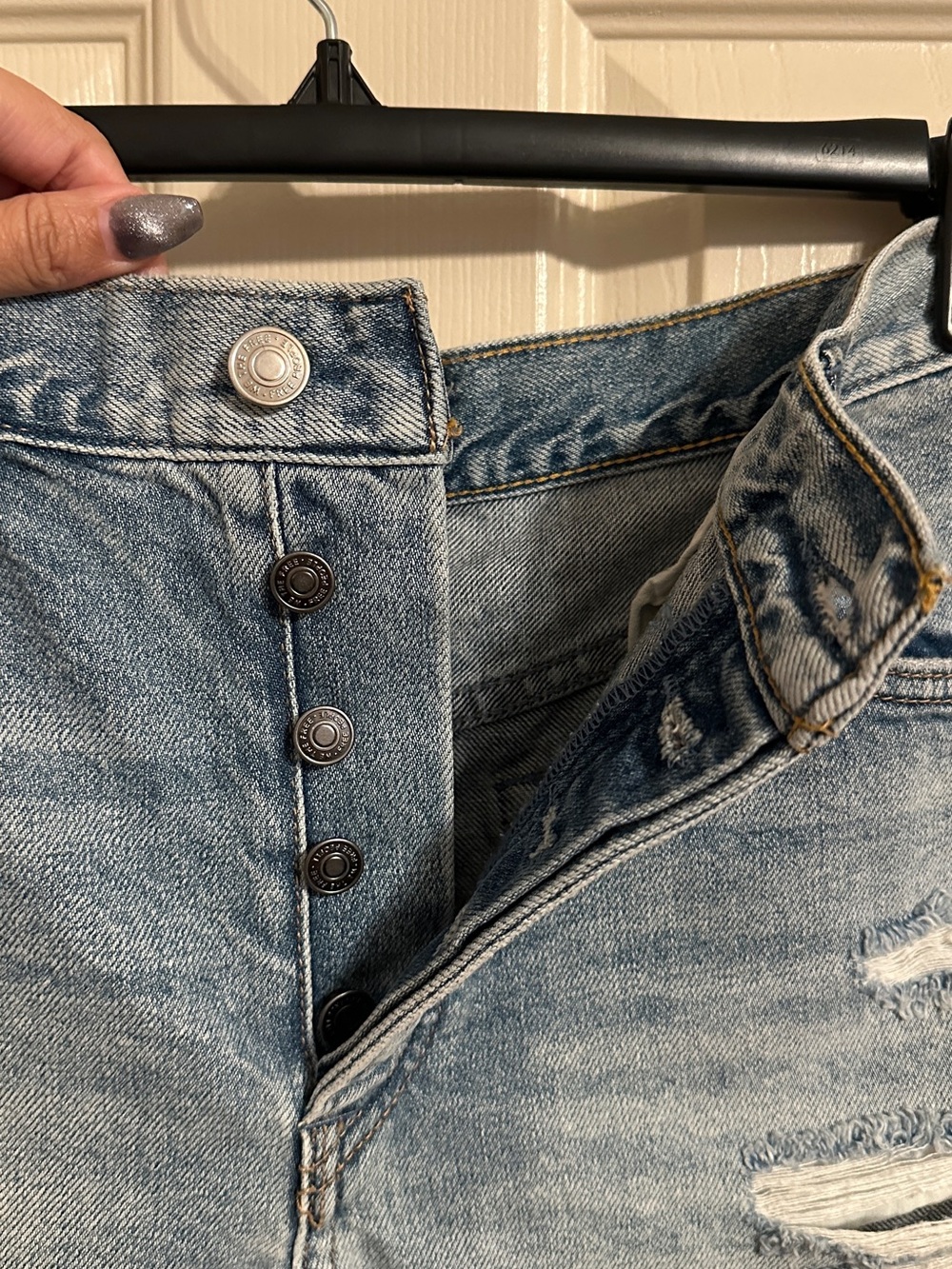 Free People We The Free Women’s Distressed Light Blue Denim Cutoff Shorts, Sz 30 - Picture 5 of 9